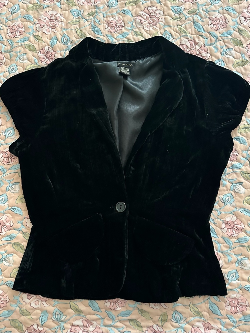 Y2K FANG Black Velour Feel Collared Short Sleeve Blazer Women’s Top